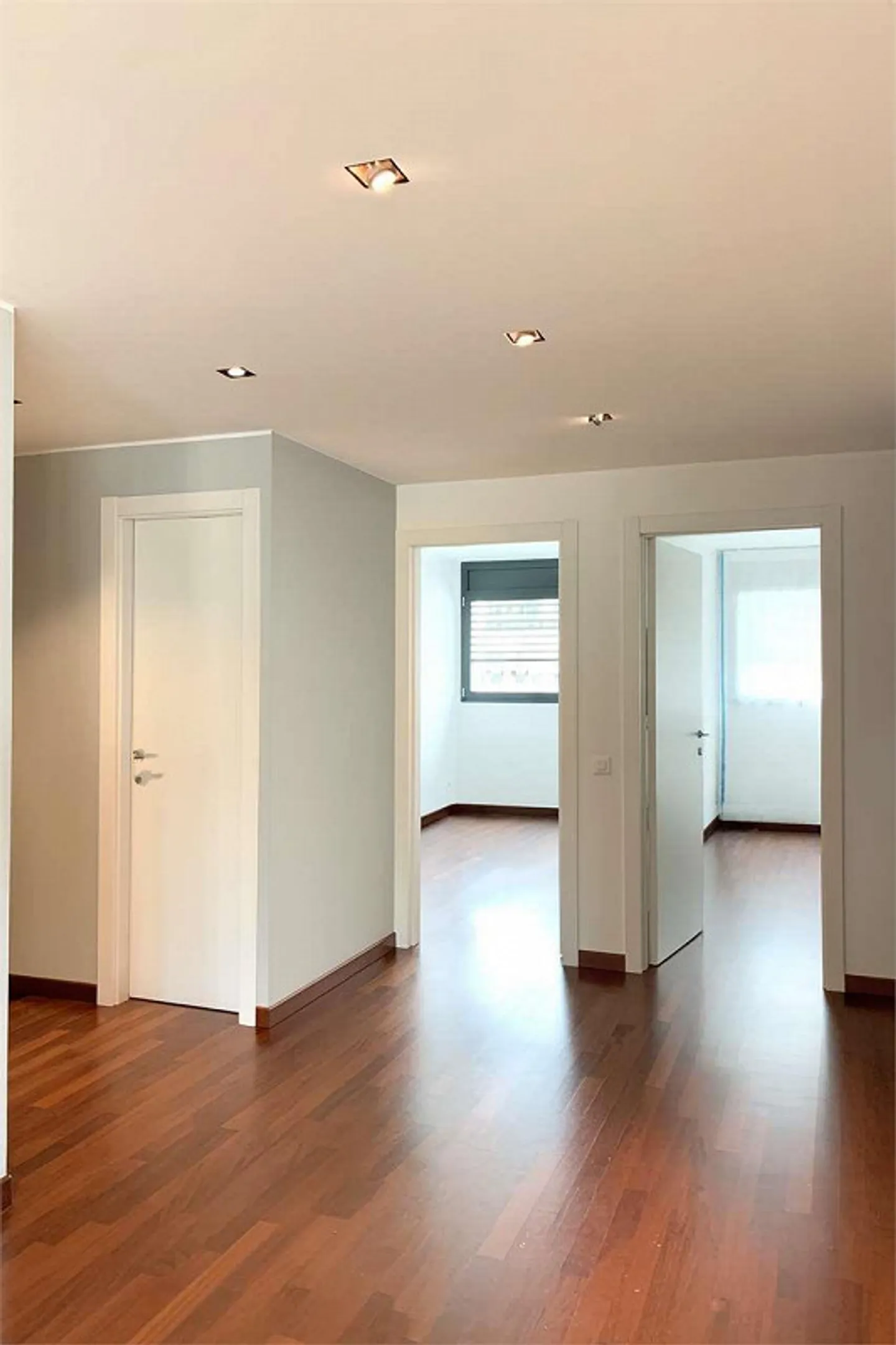 Spacieux appartement de 4,5 pièces au dernier étage avec vue sur le lac - Photo 7 sur 13