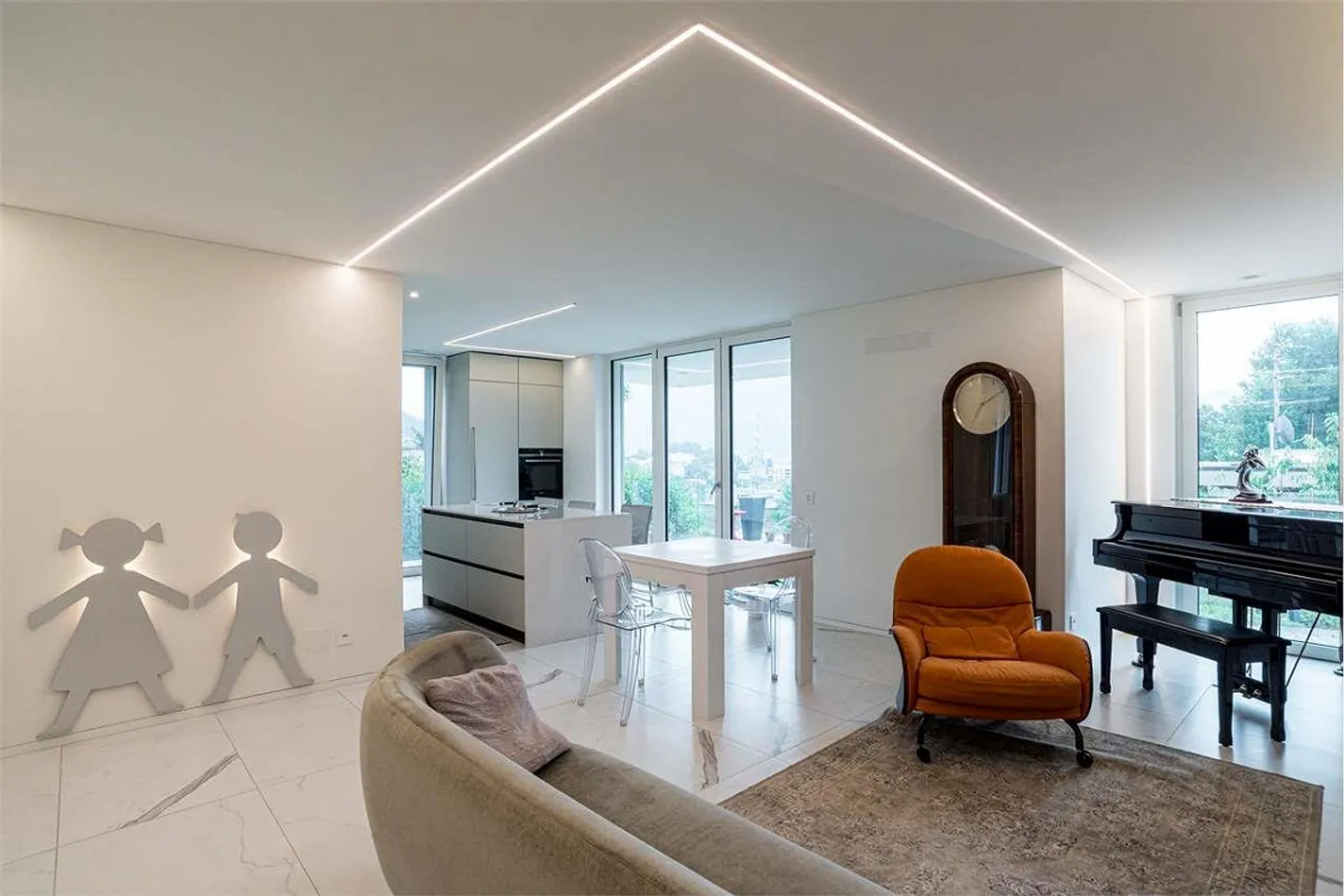 APPARTEMENT ÉLÉGANT DE 3,5 PIÈCES AU CŒUR DE LUGANO-BREGANZONA - Photo 4 sur 12
