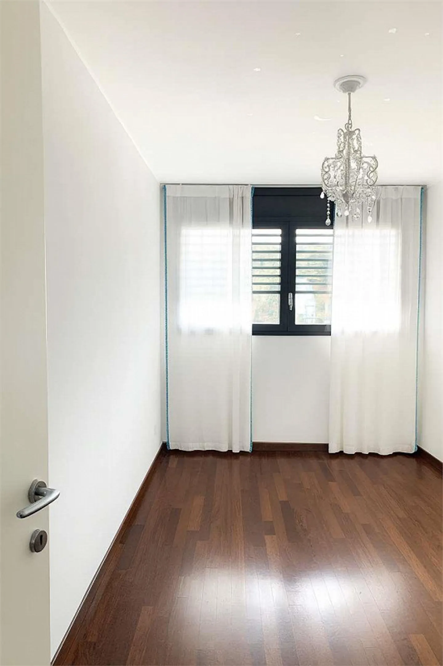 Spacieux appartement de 4,5 pièces au dernier étage avec vue sur le lac - Photo 10 sur 13