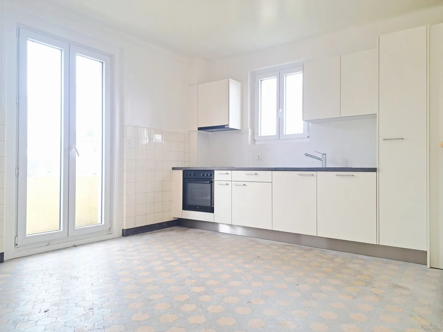 THIENE 5, Appartamento di 3.5 locali con cucina ristrutturata - Foto 2 di 11