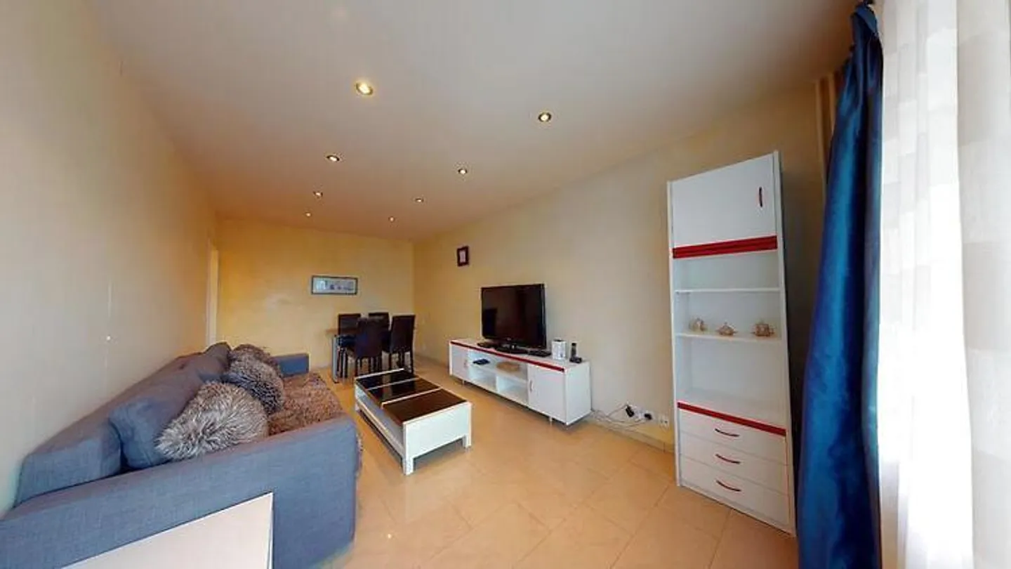 4-ZIMMER-WOHNUNG IN GENF - LANCY, MÖBLIERT - Foto 2 von 10