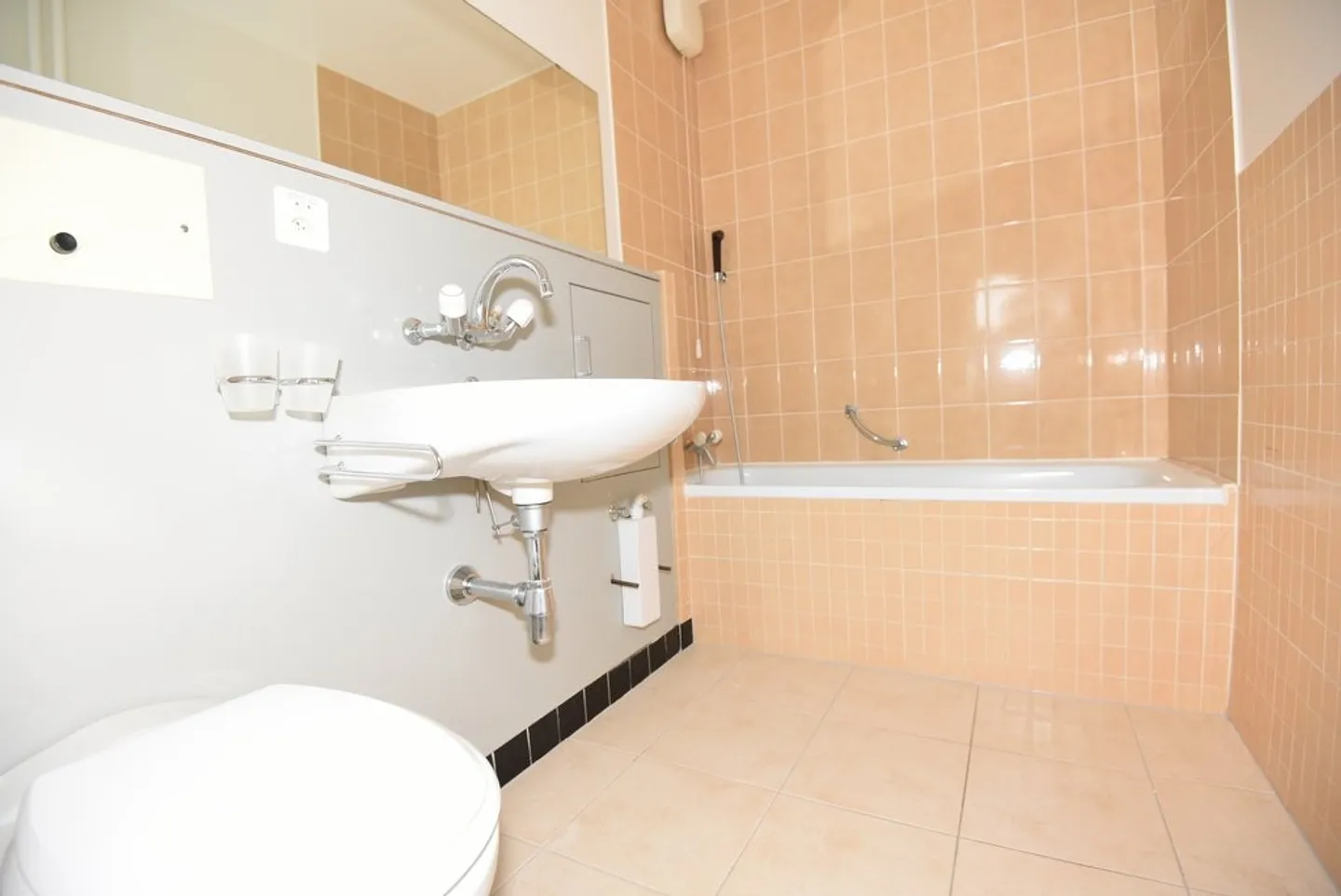 Bel appartement de 2,5 pièces avec vue dans les hauteurs de Lausanne - Photo 6 sur 6