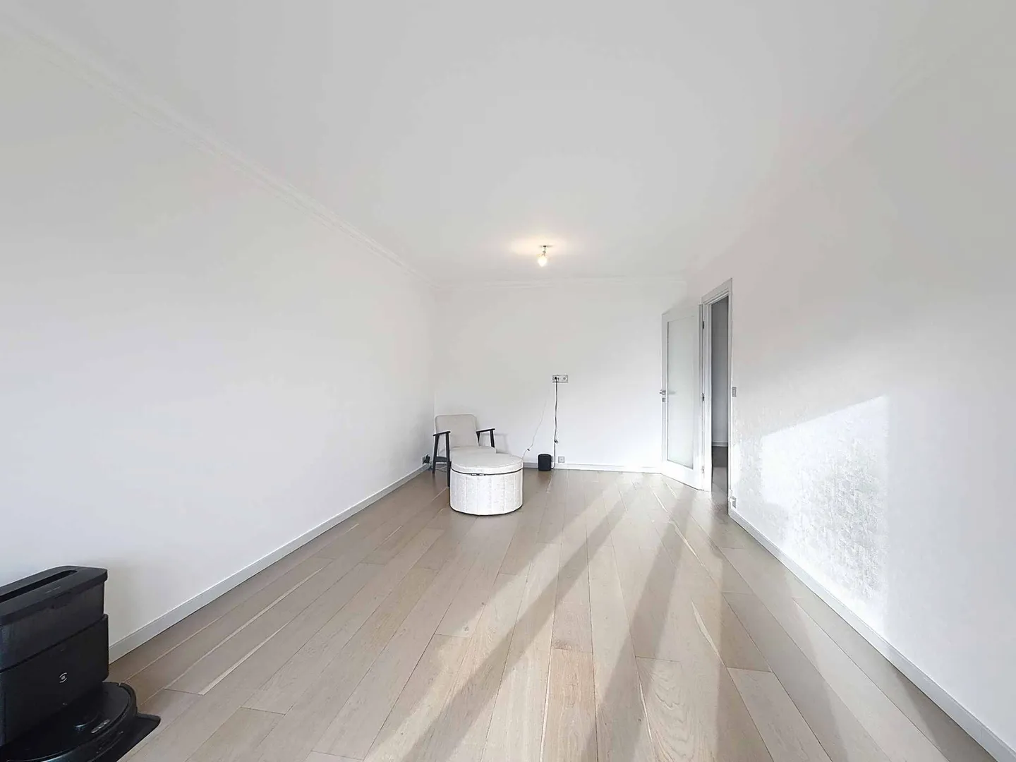 Bright renovated apartment in the Saint-Jean district - Photo 2 of 11