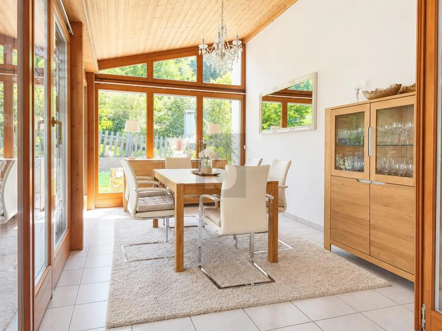 Family Happiness with Garden and Conservatory - Photo 4 of 6