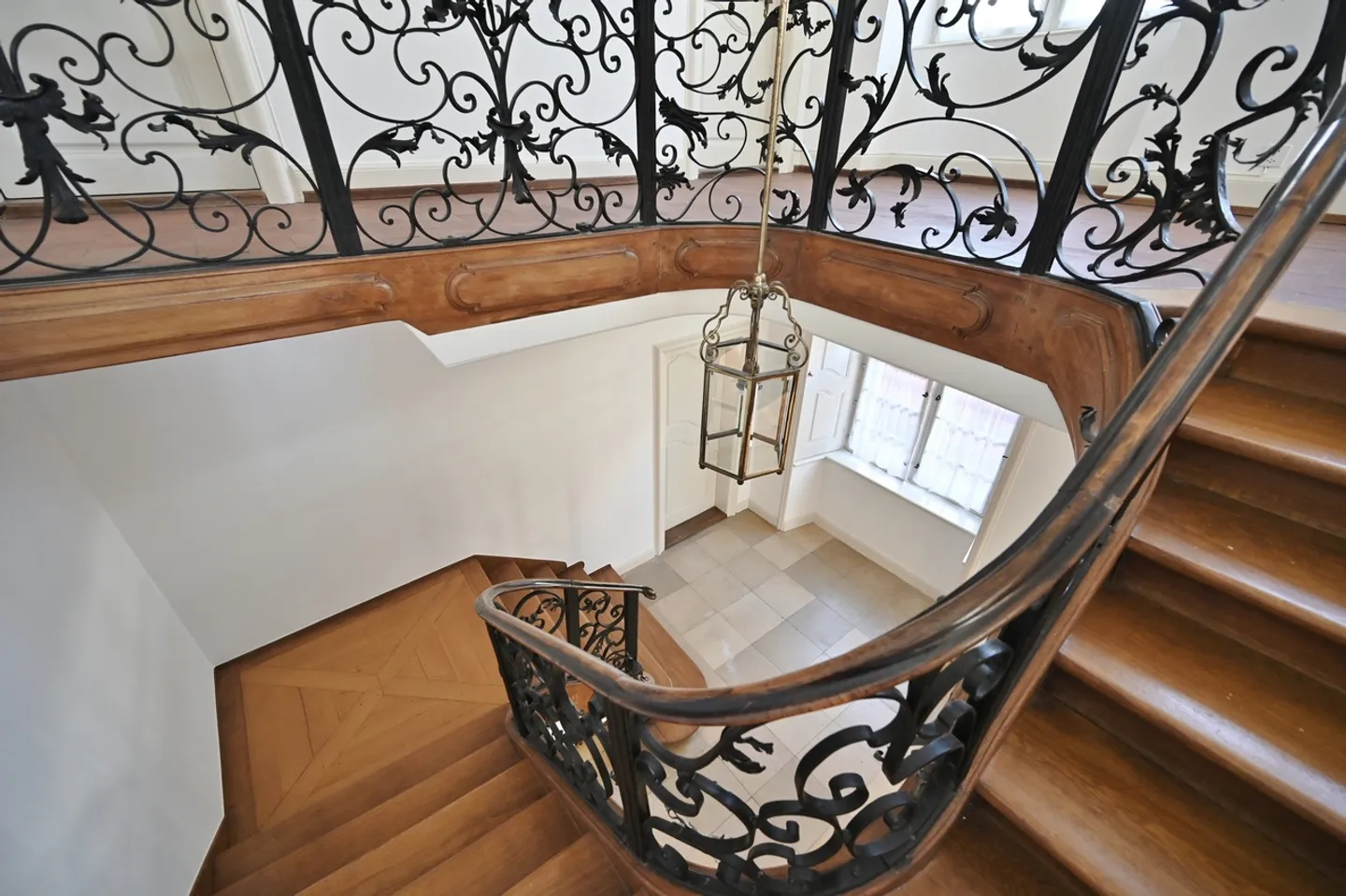 CASA DI CAMPAGNA NEL CUORE DI RIEHEN - VIVERE CON STORIA E CARATTERE - Foto 9 di 14