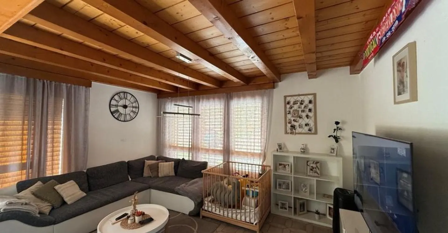 Beautiful 4.5-room apartment on the 1st floor - Photo 1 of 9