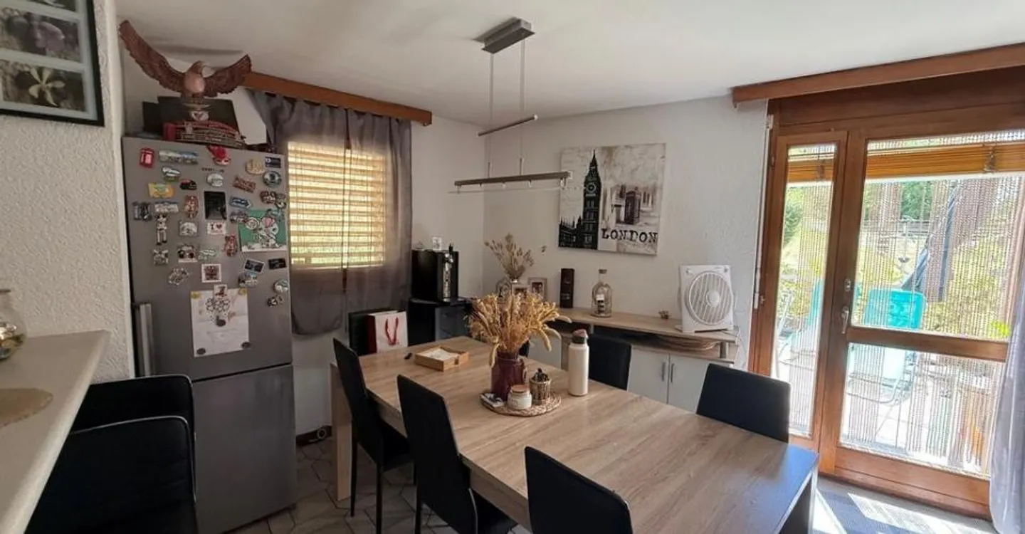 Beautiful 4.5-room apartment on the 1st floor - Photo 2 of 9