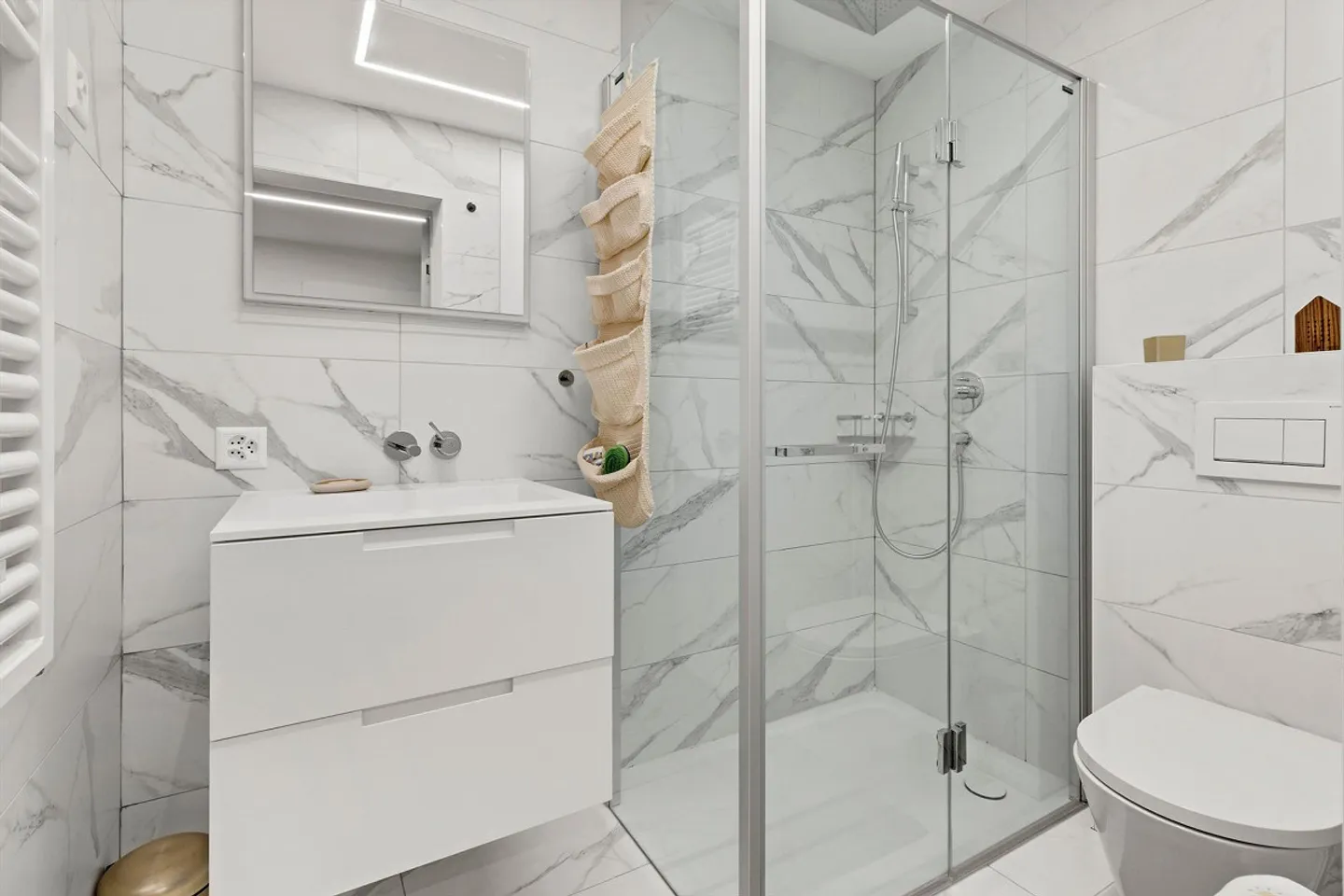 Appartement luxueux de 3,5 pièces dans un emplacement privilégié - Photo 9 sur 12