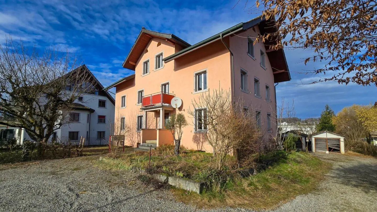 Casa plurifamiliare con potenziale - Foto 1 di 4