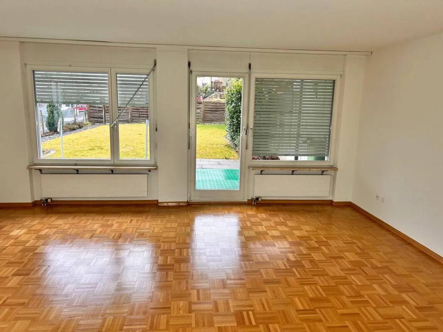 Maison individuelle de 6,5 pièces avec grand jardin et garage - Photo 3 sur 10