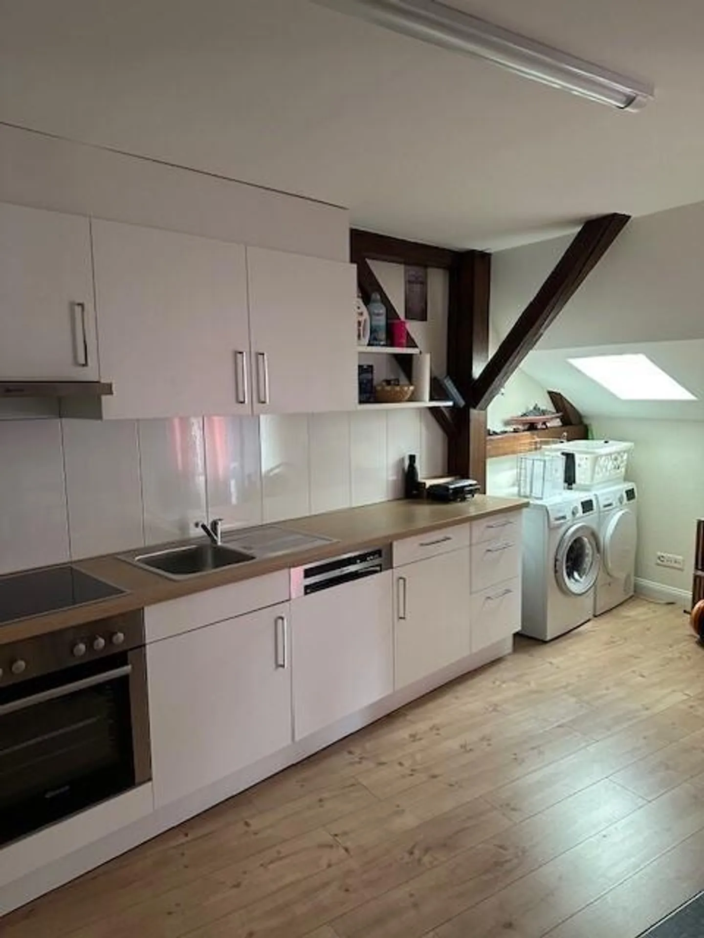 Charmante appartement de 2,5 pièces près de la gare d'Andelfingen - Photo 1 sur 5