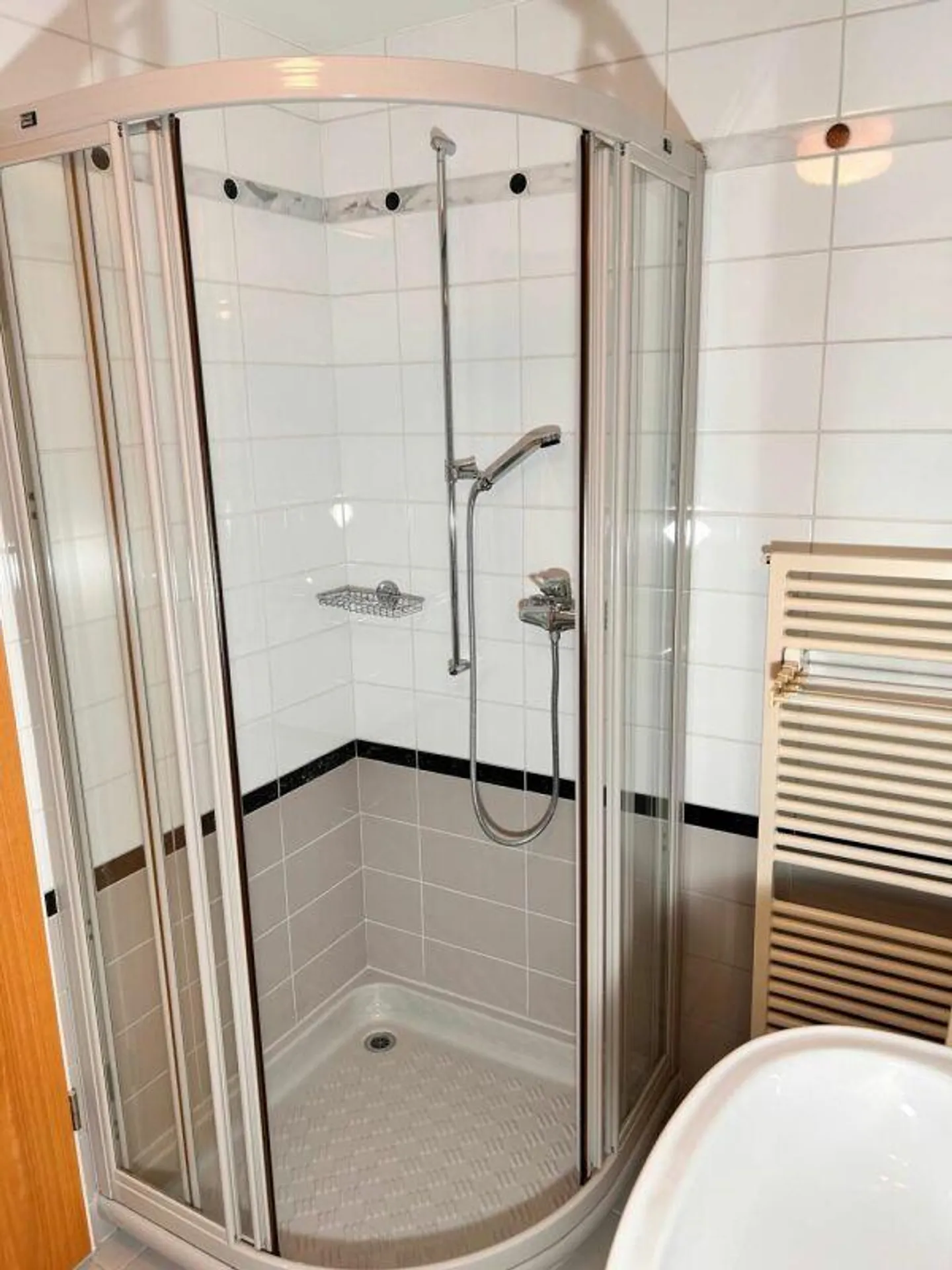 Maison individuelle de 6,5 pièces avec grand jardin et garage - Photo 9 sur 10