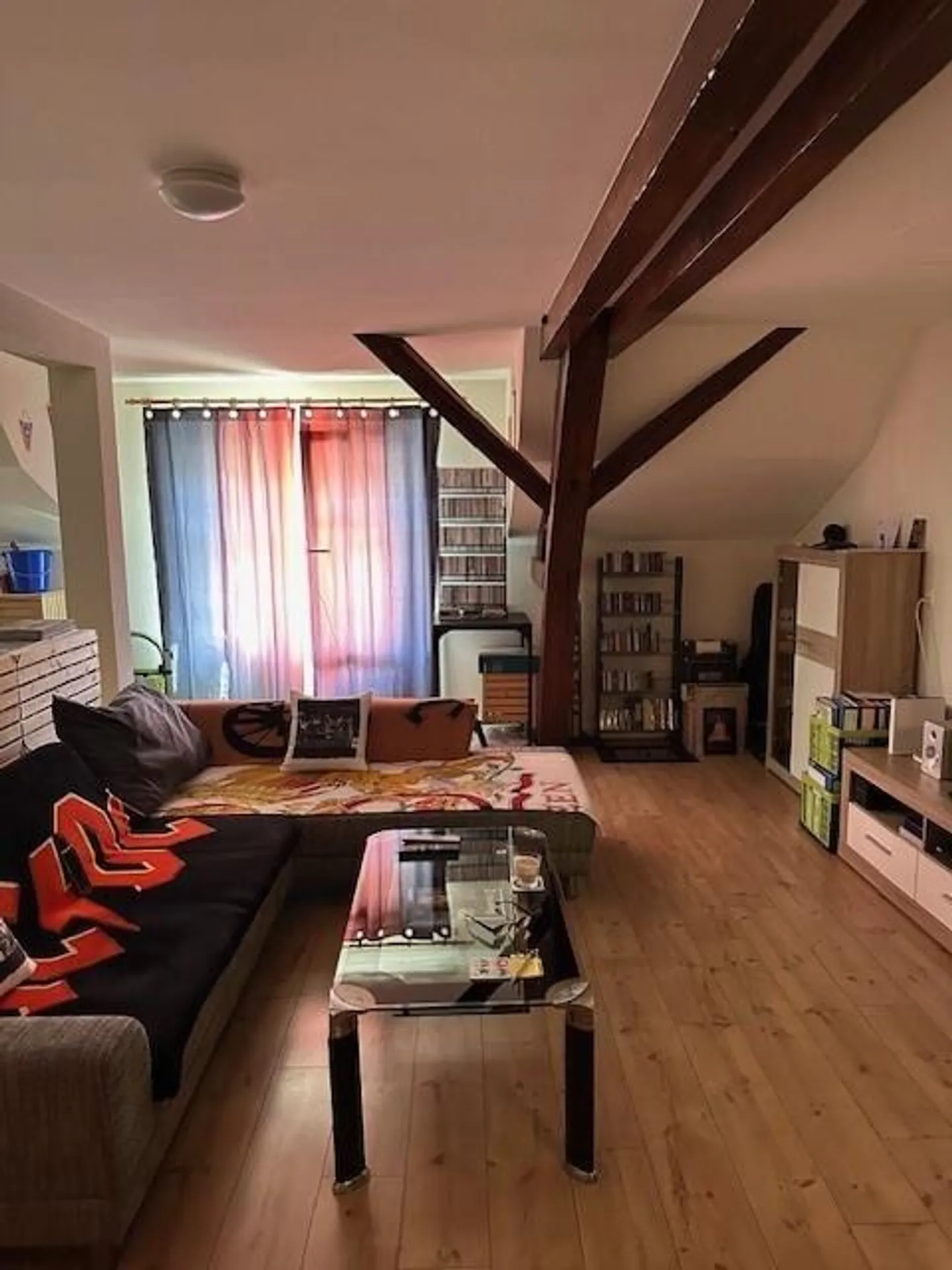 Charmante appartement de 2,5 pièces près de la gare d'Andelfingen - Photo 2 sur 5