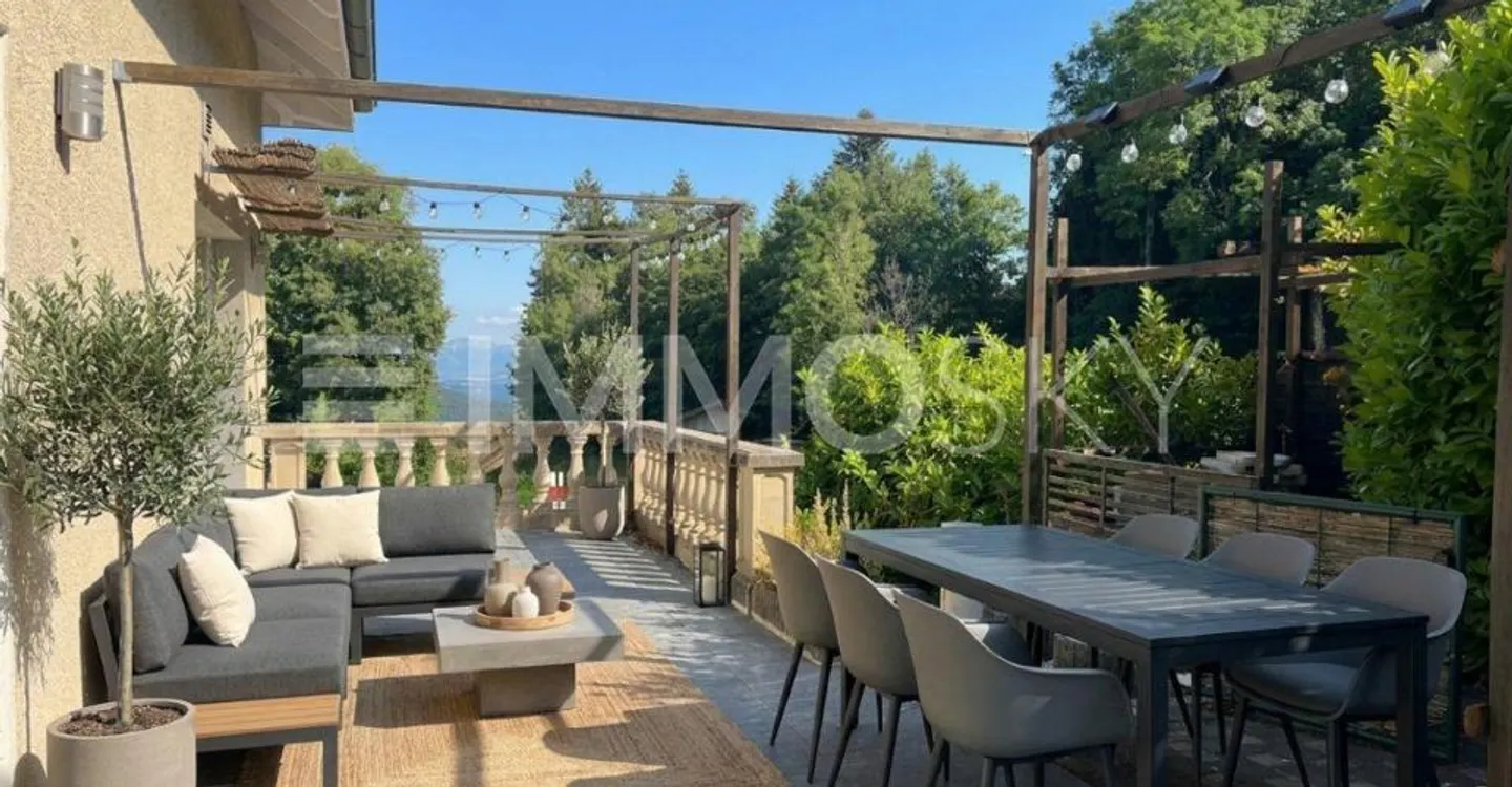 Villa contemporaine avec vue alpine - Photo 1 sur 4