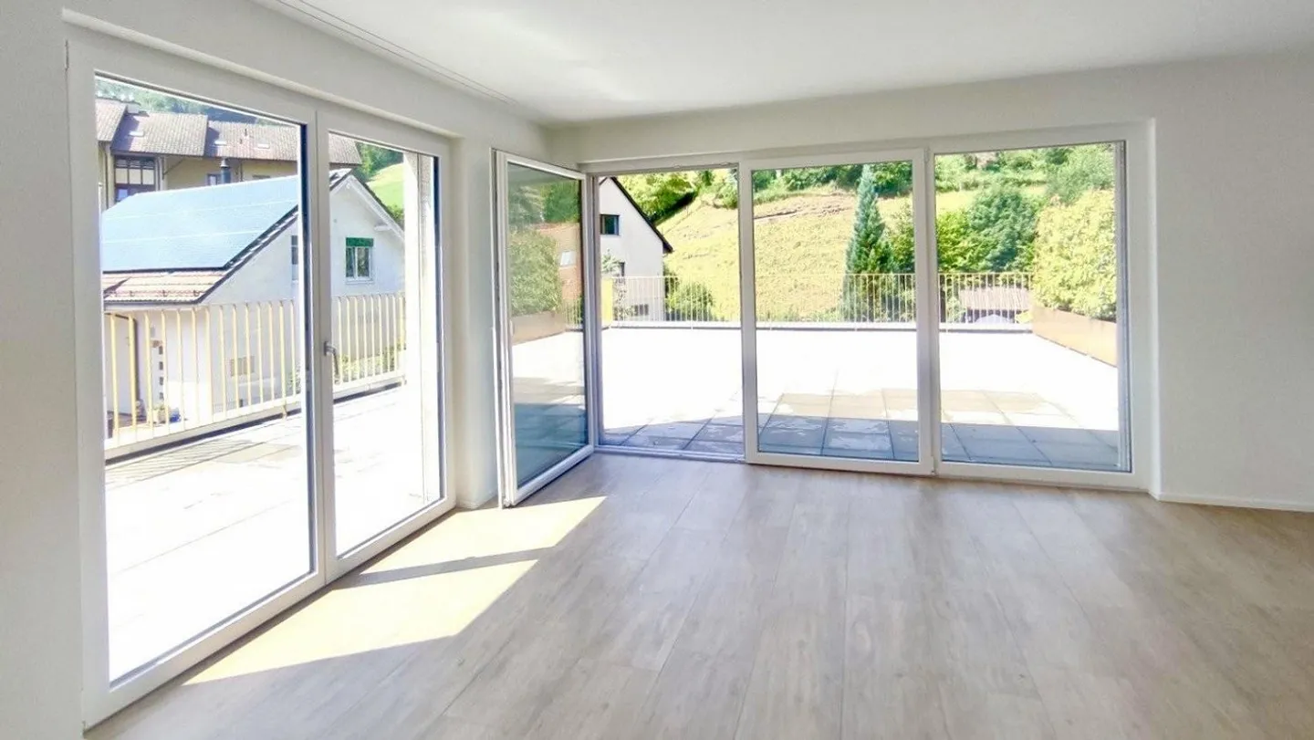 Moderne Attikawohnung mit Terrasse - Foto 3 von 10
