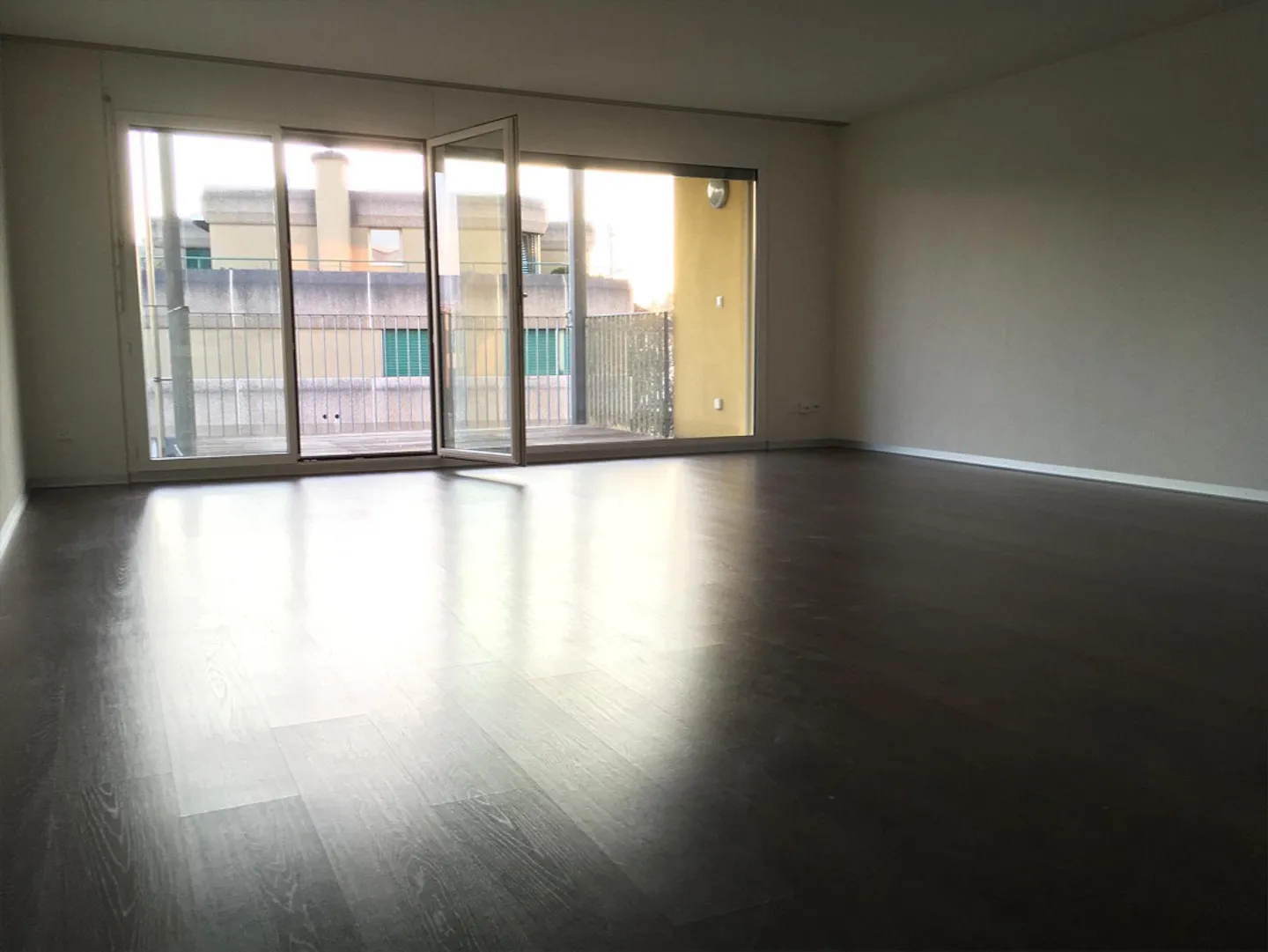 Modernes Apartment in Lyss - Foto 1 von 6