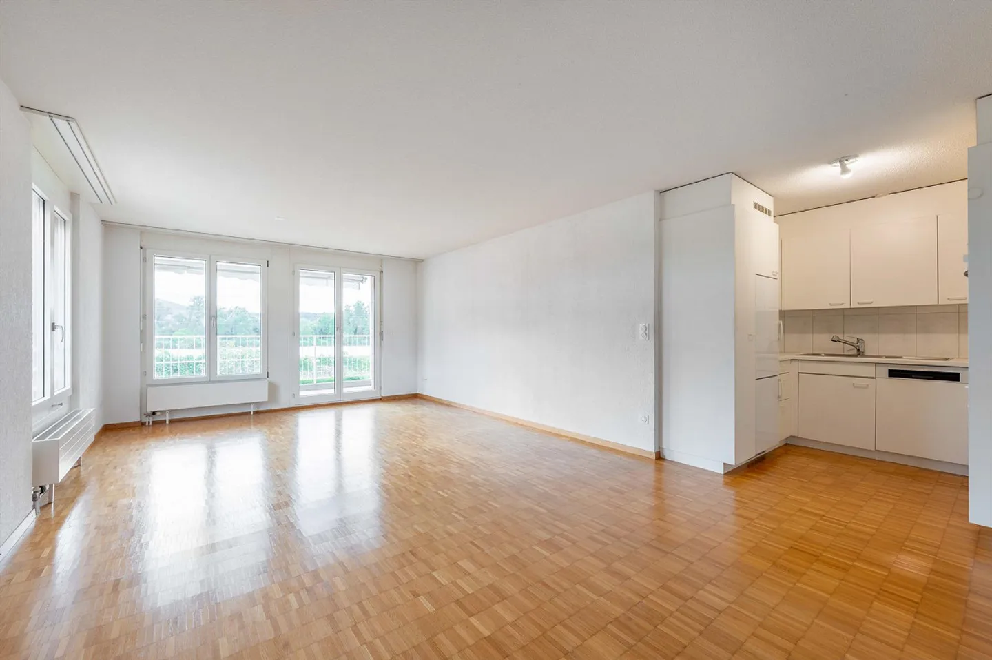 Calme et central directement au bord du réservoir de Klingnau - Photo 4 sur 11