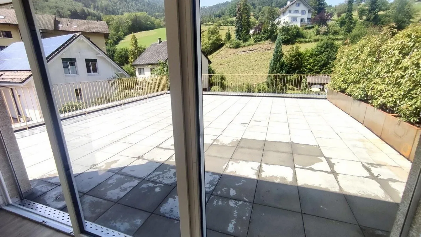 Moderne Attikawohnung mit Terrasse - Foto 9 von 10