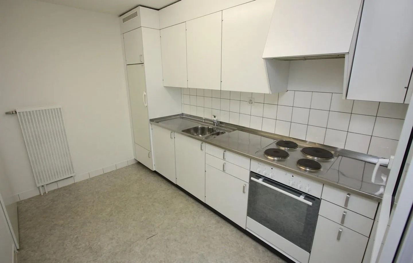 Spacious and Central - Photo 9 of 11