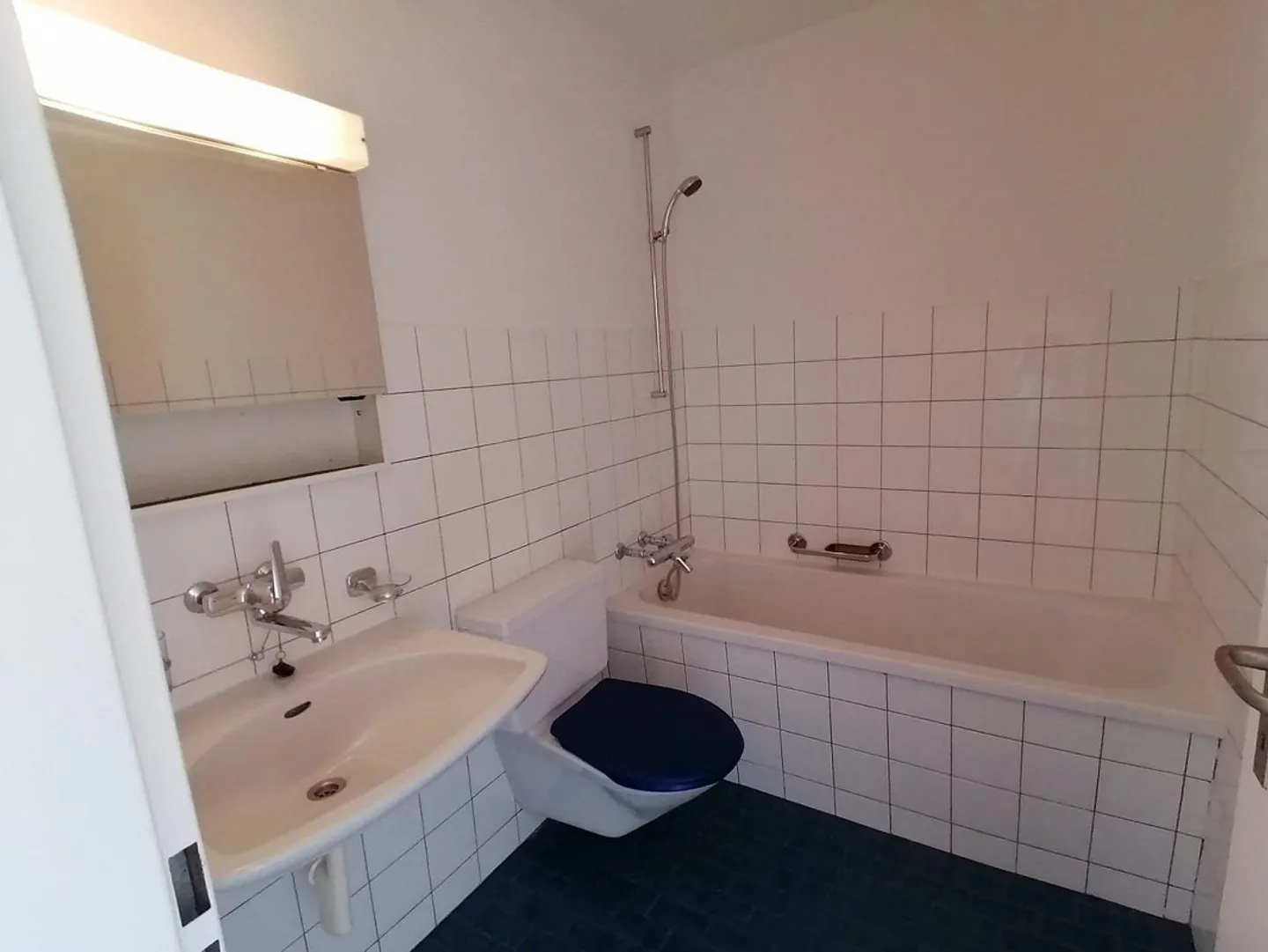 Spacious and Central - Photo 10 of 11