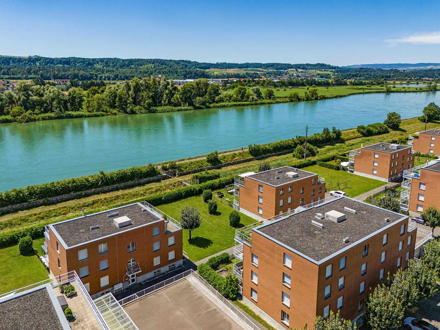 Calme et central directement au bord du réservoir de Klingnau - Photo 10 sur 11