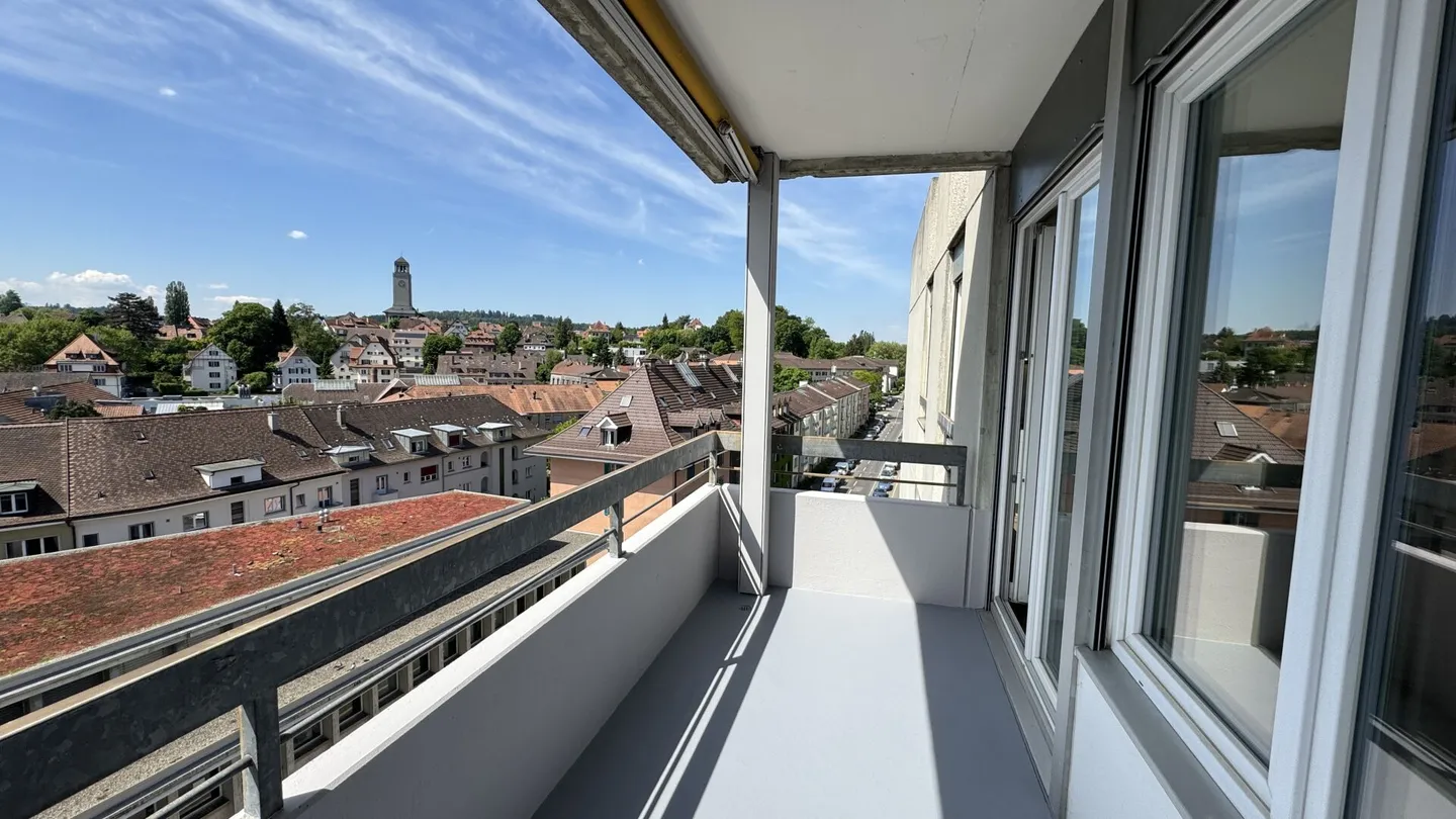 Nuovo appartamento moderno di 1,0 stanza ristrutturato con vista splendida a Berna - Foto 1 di 10