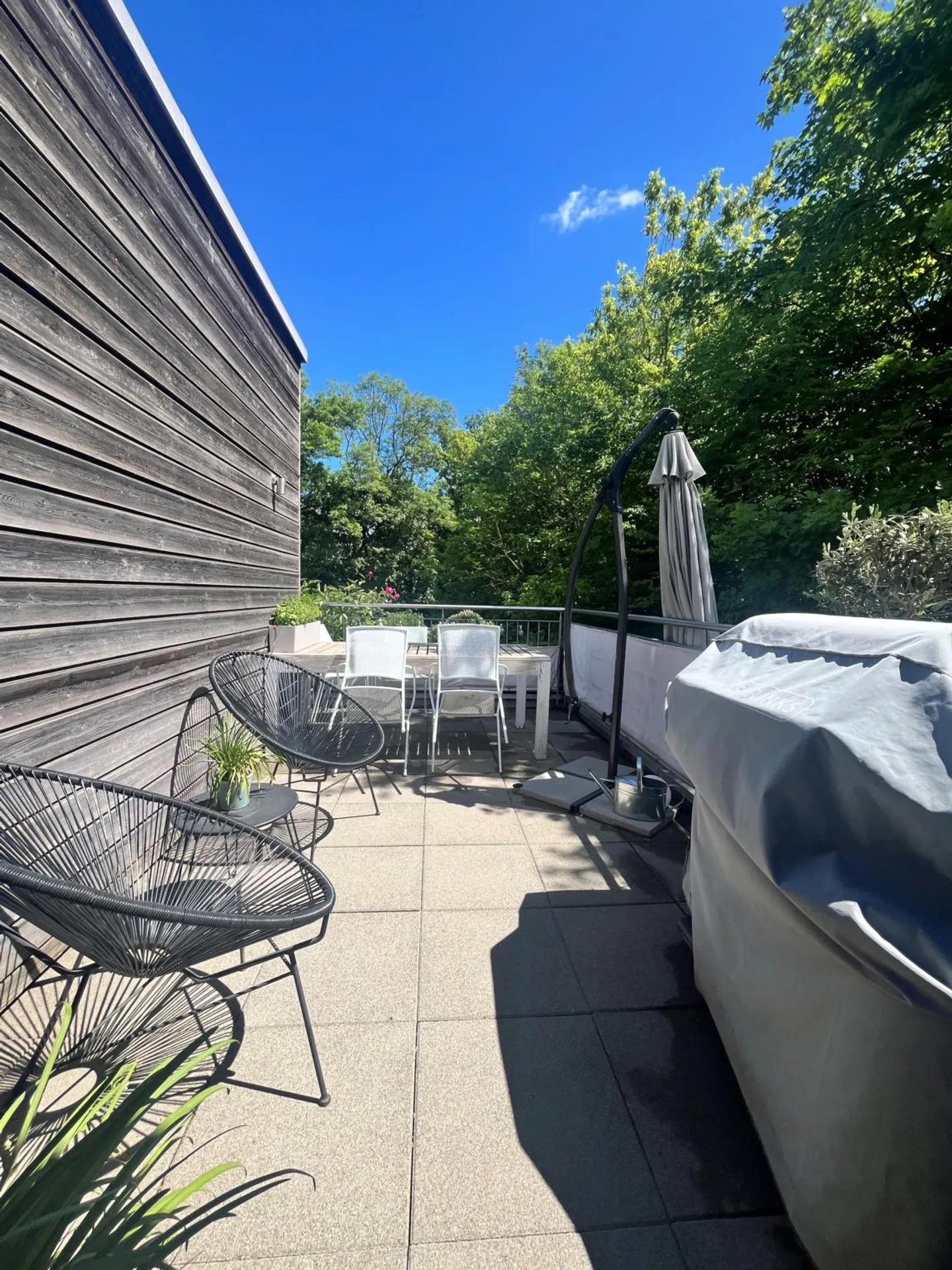 Appartement moderne à Versoix avec terrasse et jardin - Photo 9 sur 10