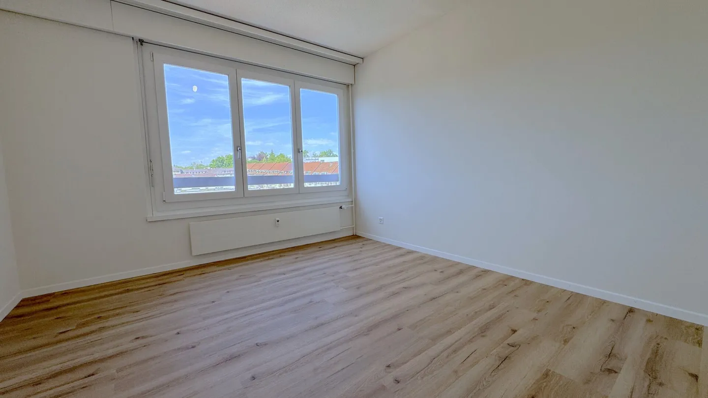 Nuovo appartamento moderno di 4,5 stanze ristrutturato con vista mozzafiato a Berna - Foto 2 di 19