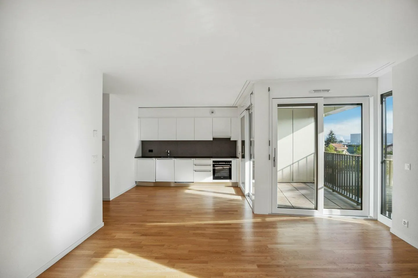Modern and Bright Apartment - Photo 2 of 5