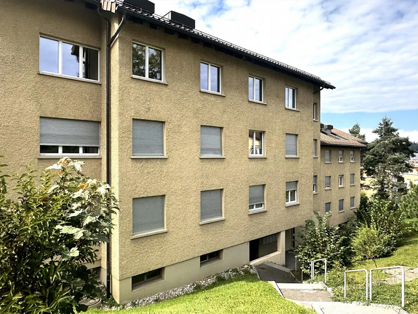Appartement en attique de 3 pièces avec vue dégagée et soleil du soir - Photo 6 sur 6