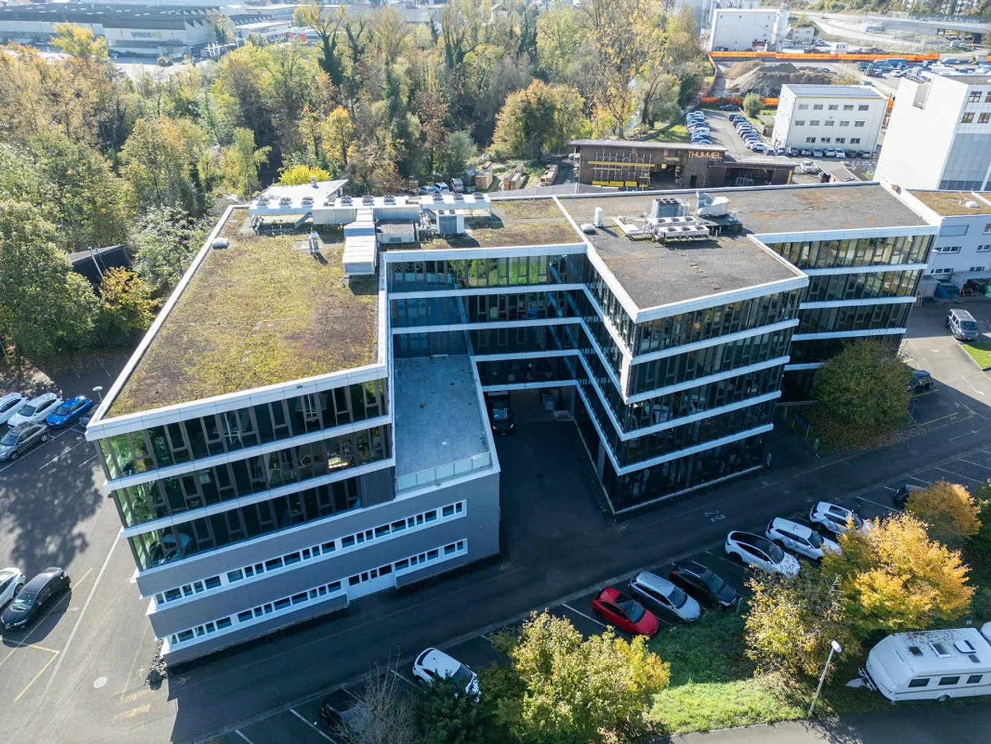 570m² Bureaux de qualité prêts à l'emploi à Aesch - GWERB7 - Photo 1 sur 9