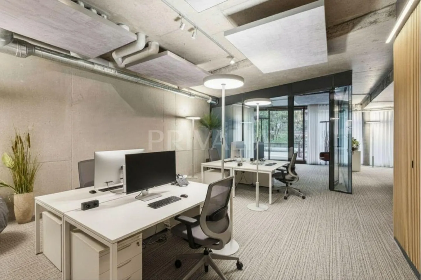 Exclusively: Rented commercial arcade of 197 m² PPE in the heart of... - Photo 2 of 4