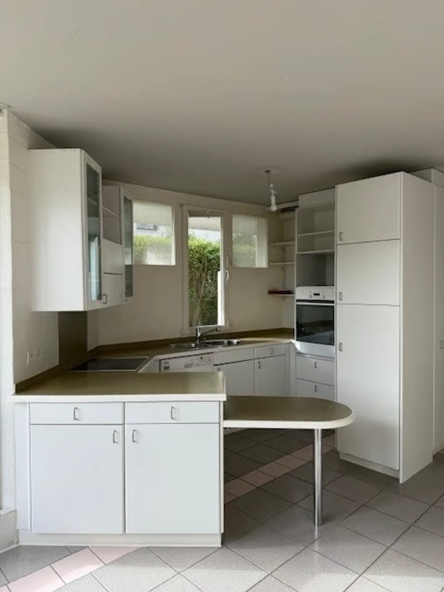 Appartamento duplex soleggiato di 4,5 locali al piano giardino e al 1° piano con giardino d'inverno - Foto 6 di 10
