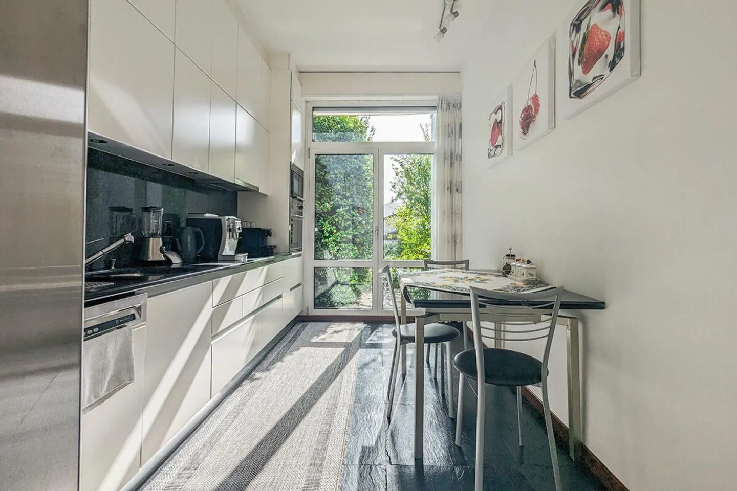 Villa luxueuse de plain-pied dans un quartier résidentiel - Photo 4 sur 11