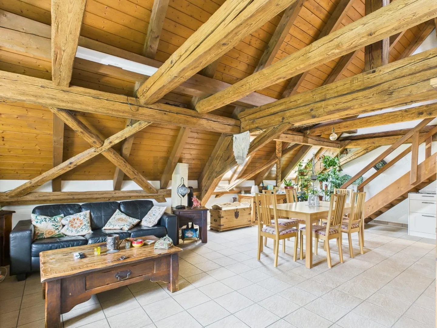 Esclusivo attico di 5,5 stanze con area giardino a Oberglatt - Foto 2 di 11