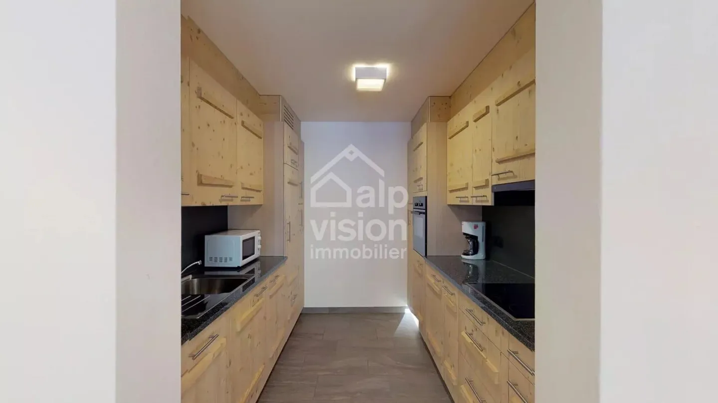 3.5-ROOM APARTMENT AT THE FOOT OF THE SLOPES - Photo 8 of 13