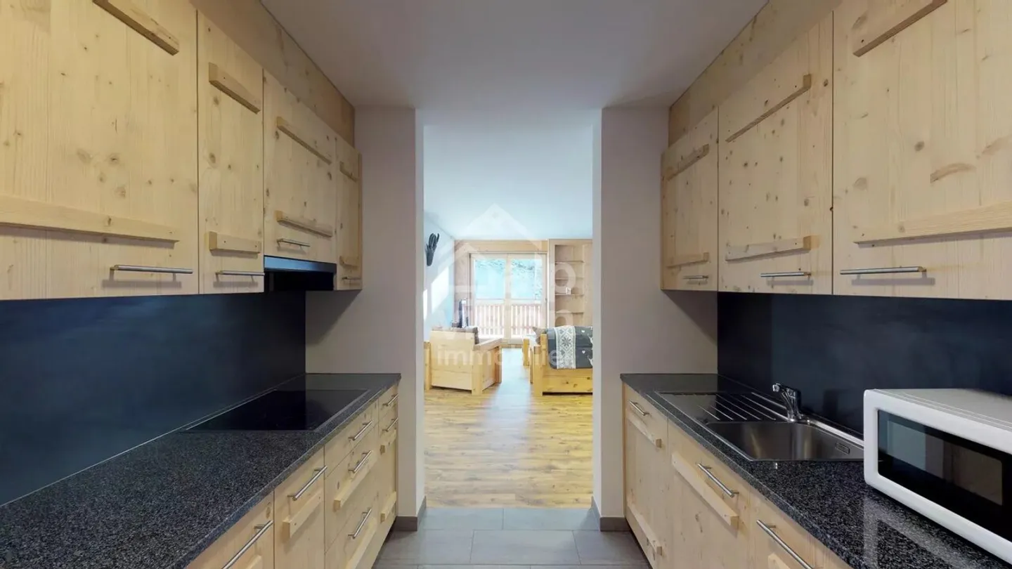 3.5-ROOM APARTMENT AT THE FOOT OF THE SLOPES - Photo 9 of 13