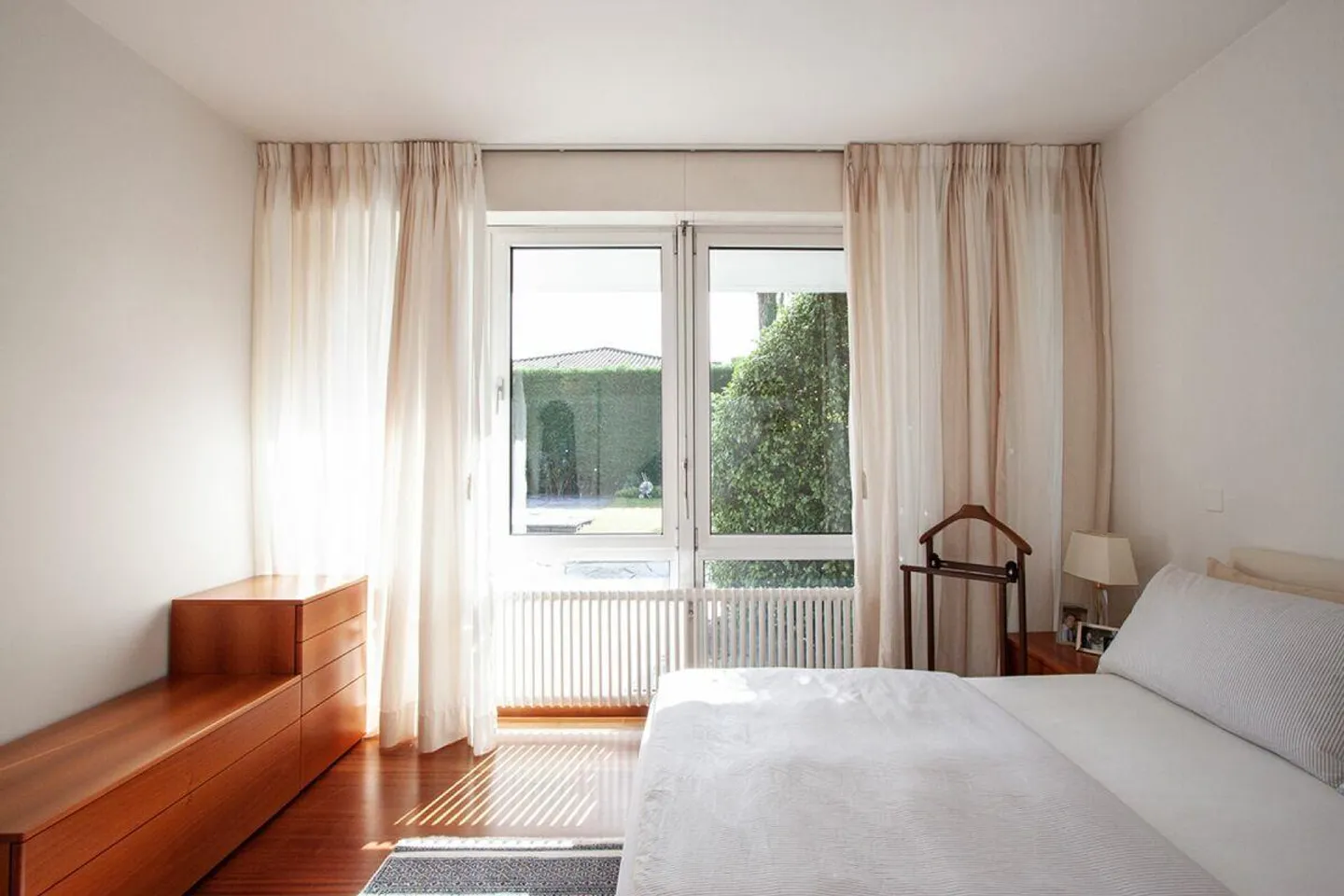 Villa luxueuse de plain-pied dans un quartier résidentiel - Photo 8 sur 11