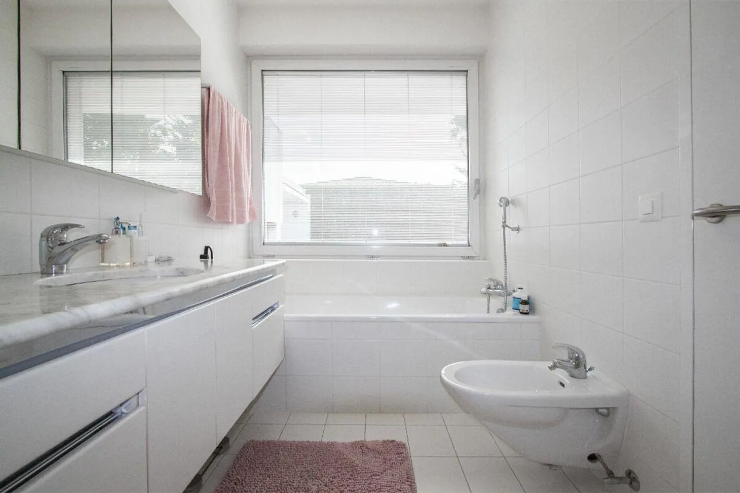 Villa luxueuse de plain-pied dans un quartier résidentiel - Photo 10 sur 11