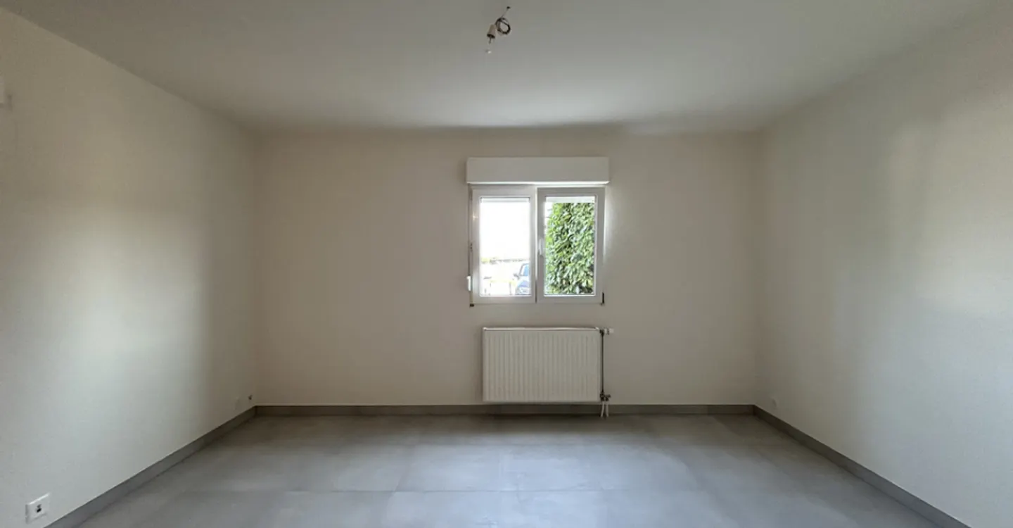 Joli Appartement Rénové - Photo 2 sur 4