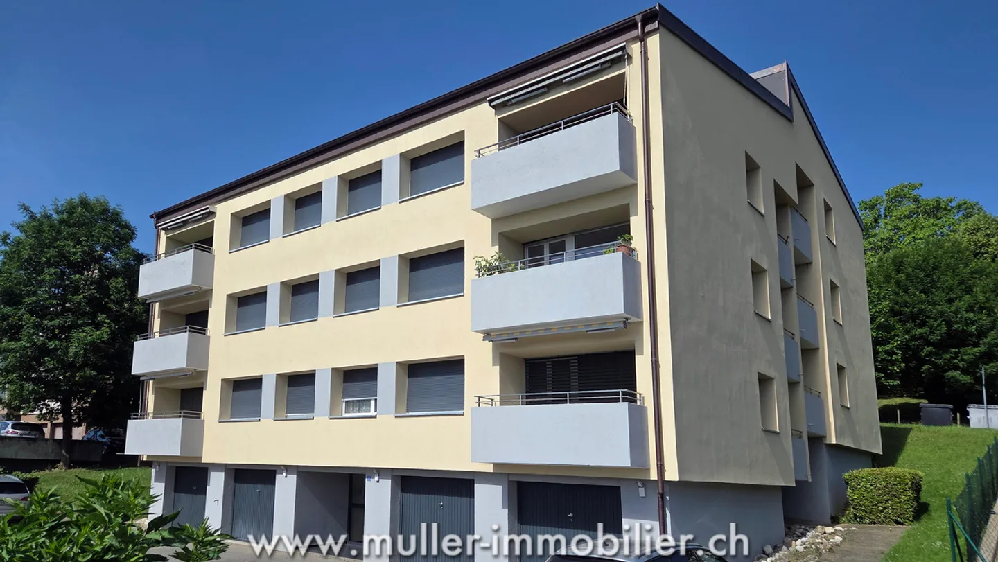 Charming Apartment with Scenic Views - Photo 10 of 13