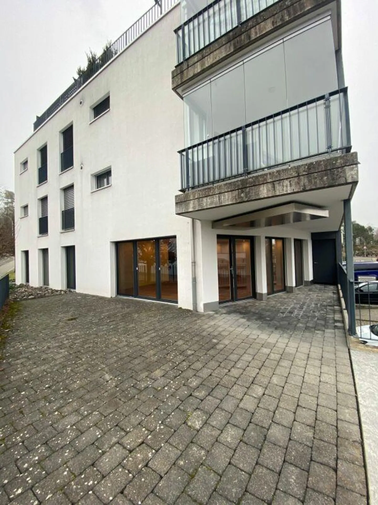 Immeuble mixte à louer - Photo 2 sur 6