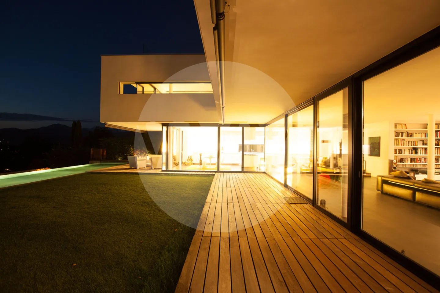 LUXURY VILLA WITH IMPRESSIVE LAKE VIEW AND INFINITY POOL - Photo 5 of 18