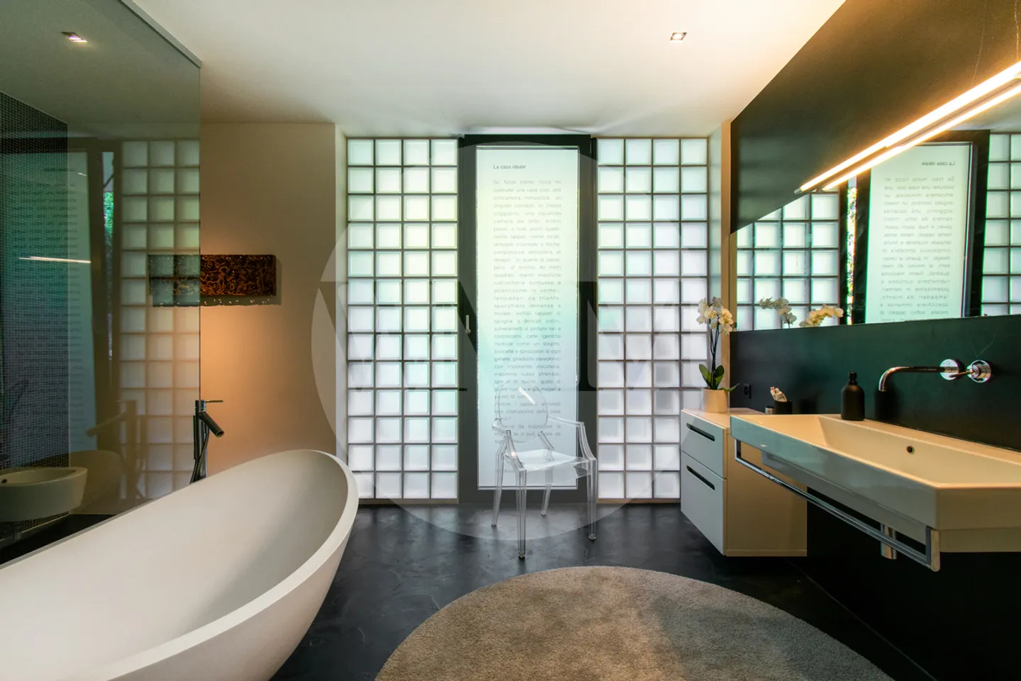 LUXURY VILLA WITH IMPRESSIVE LAKE VIEW AND INFINITY POOL - Photo 13 of 18