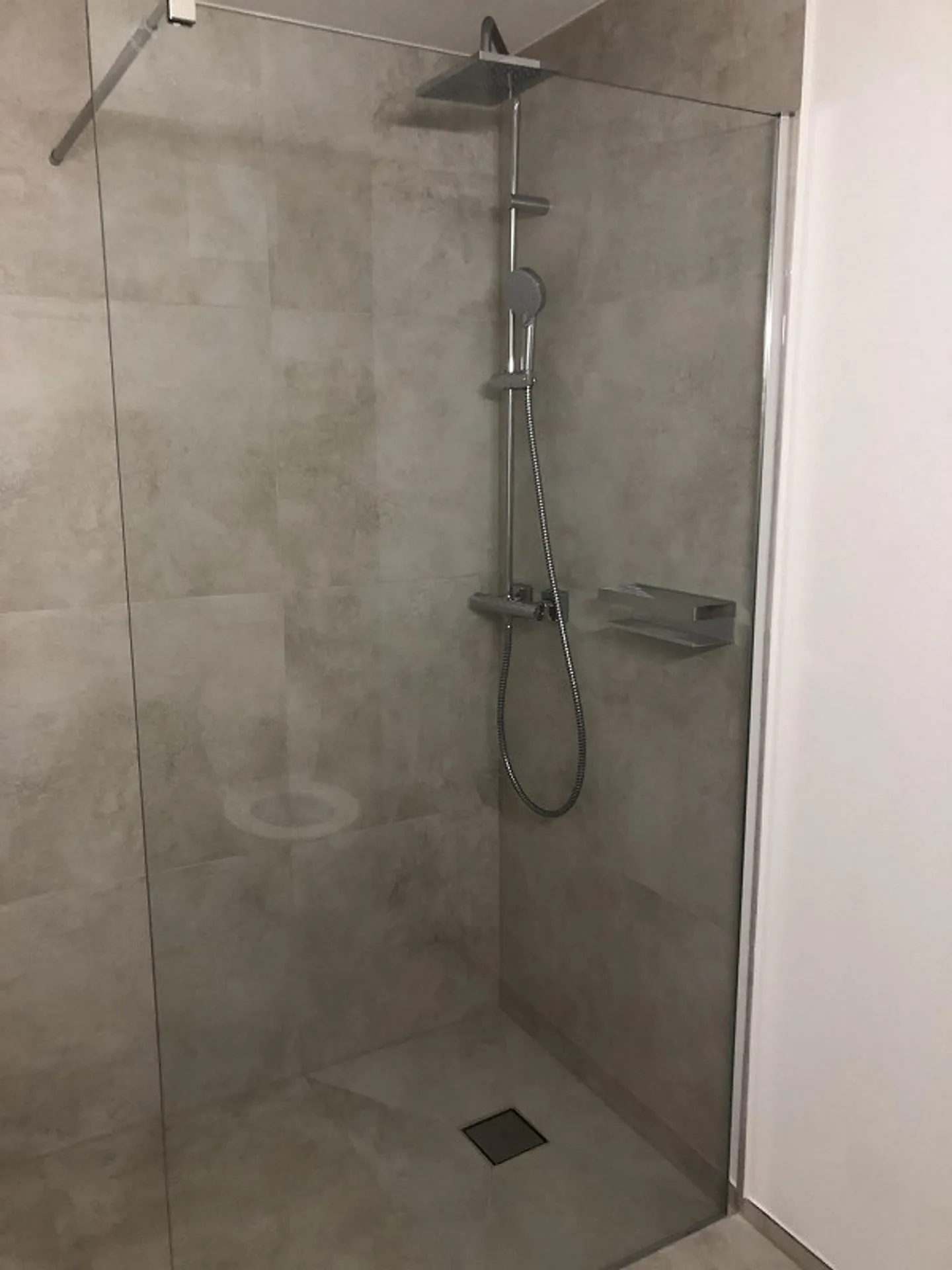 Première location - Appartement de 2,5 pièces (rez-de-chaussée, 1er étage, 2e étage) - Photo 8 sur 8