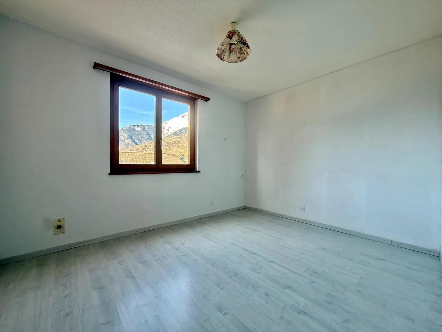 Appartamento spazioso con terrazza - Foto 9 di 11