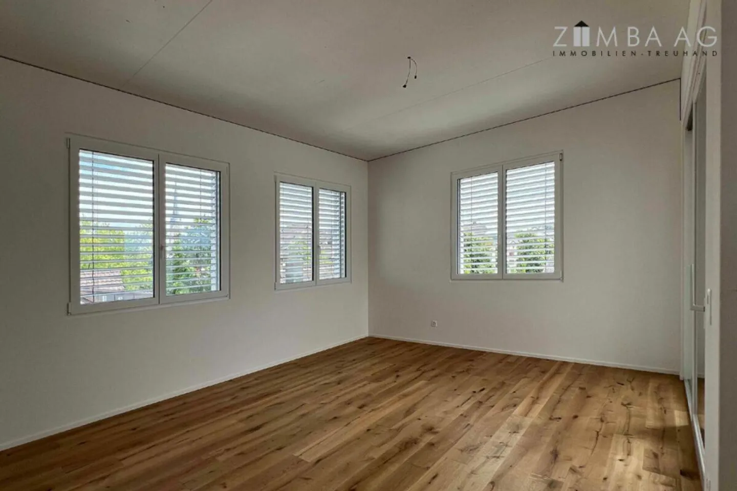 Tout en haut du Thurgi-Center : loft en attique tout neuf et stylé de 128 m² - Photo 9 sur 13