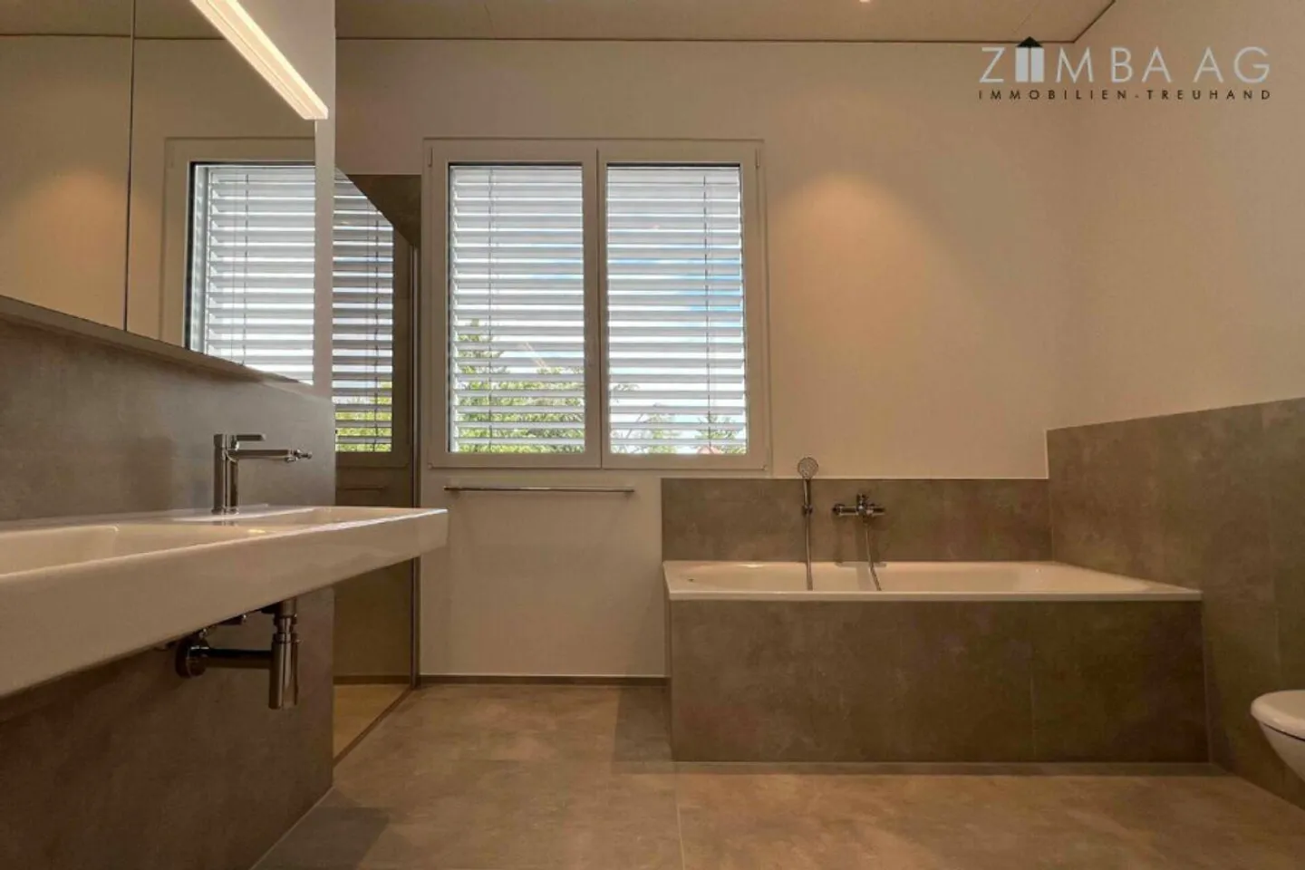 Tout en haut du Thurgi-Center : loft en attique tout neuf et stylé de 128 m² - Photo 10 sur 13