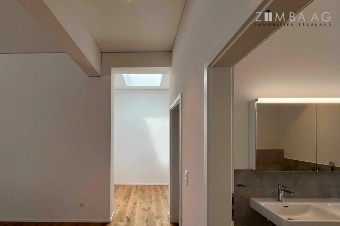 Tout en haut du Thurgi-Center : loft en attique tout neuf et stylé de 128 m² - Photo 13 sur 13