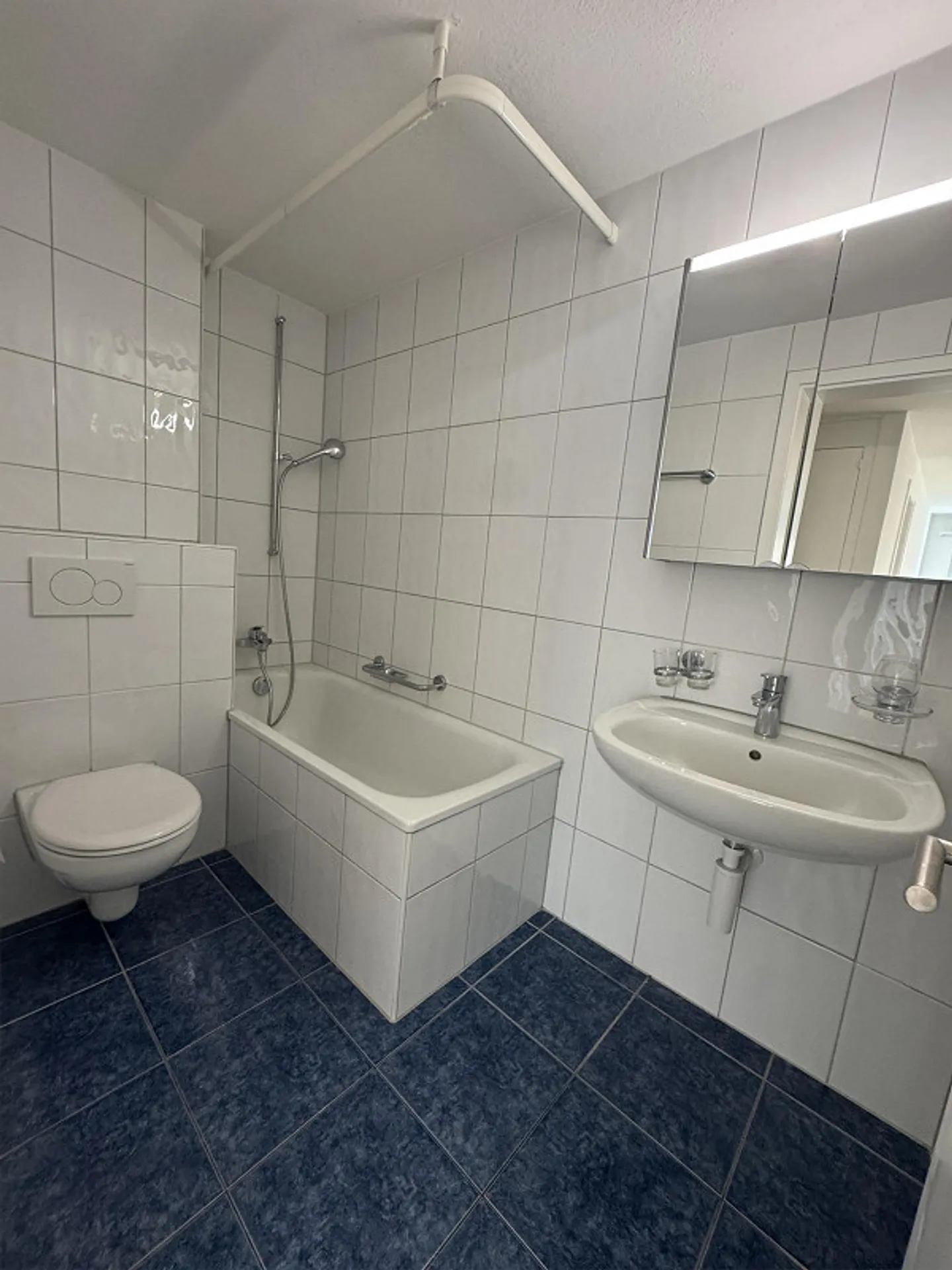 Appartamento 4 locali con balcone in posizione tranquilla - Foto 8 di 8